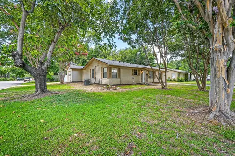 5208 Jane Anne St, Haltom City, TX 76117