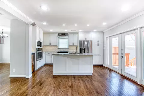 7007 Irongate Ln, Dallas, TX 75214