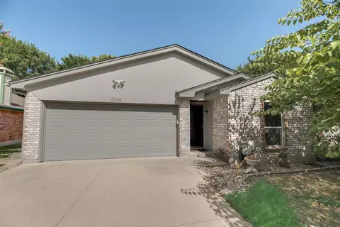 1008 Canary Ln, Mansfield, TX 76063