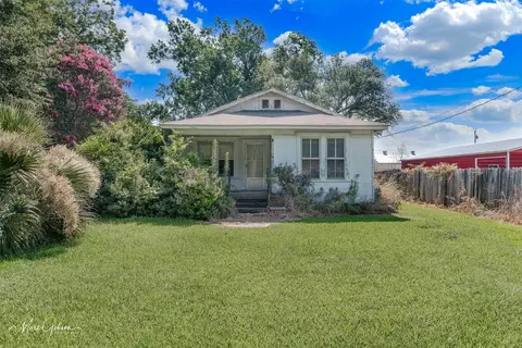 1023 Ringgold Ave, Coushatta, LA 71019