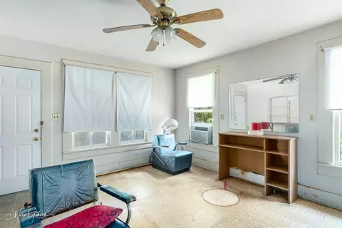 Living - 1023 Ringgold Ave, Coushatta, LA 71019 photo 6 of 6