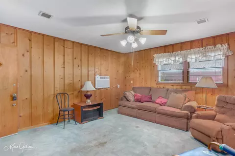 Living - 1023 Ringgold Ave, Coushatta, LA 71019 photo 5 of 6
