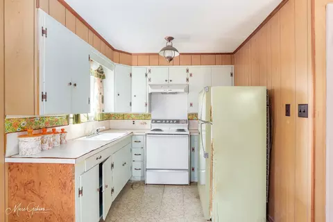 Kitchen - 1023 Ringgold Ave, Coushatta, LA 71019 photo 2 of 4