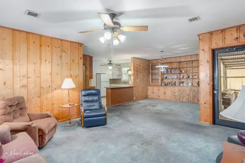Living - 1023 Ringgold Ave, Coushatta, LA 71019 photo 4 of 6