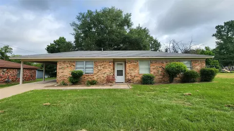 1113 Salt Works Rd, Palestine, TX 75803