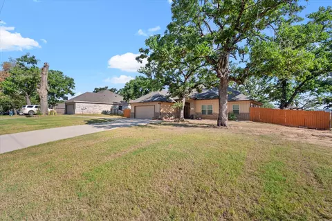 Exterior - 921 E 3rd St, Springtown, TX 76082 photo 4 of 7