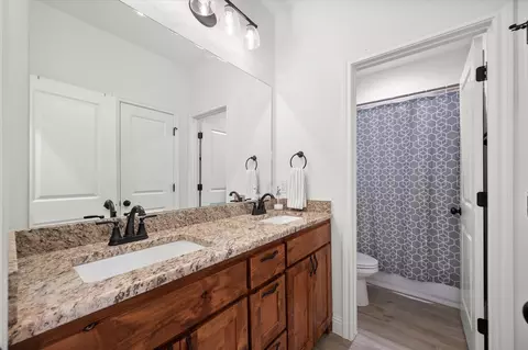 Bath - 921 E 3rd St, Springtown, TX 76082 photo 1 of 1