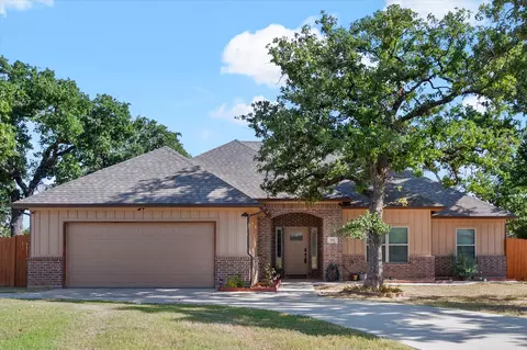 921 E 3rd St, Springtown, TX 76082