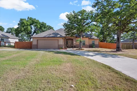 Exterior - 921 E 3rd St, Springtown, TX 76082 photo 3 of 7