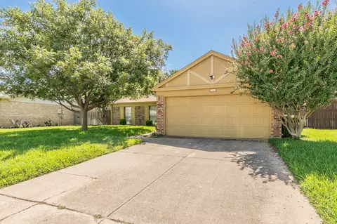 3705 Windsong Ln, Bedford, TX 76021