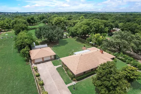 1614 Tenderfoot Ln, Desoto, TX 75115