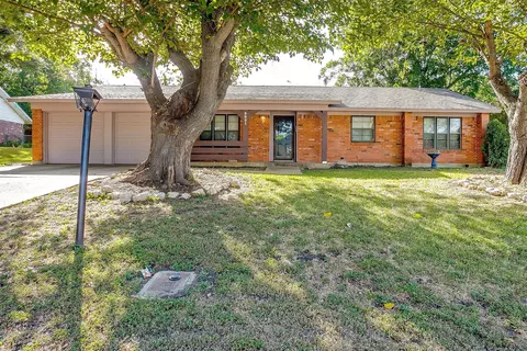 3021 Choctaw Trl, Fort Worth, TX 76116