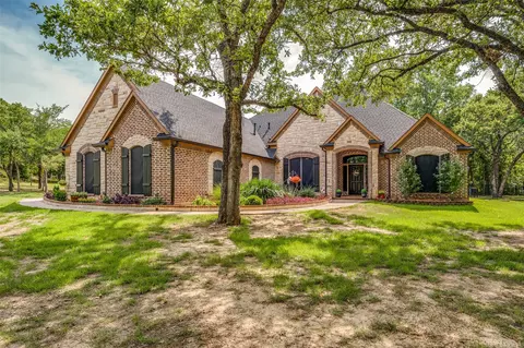 190 Rosewood Dr, Cross Roads, TX 76227