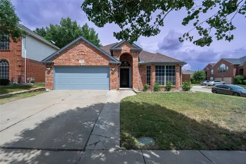 7800 Orland Park Cir, Fort Worth, TX 76137