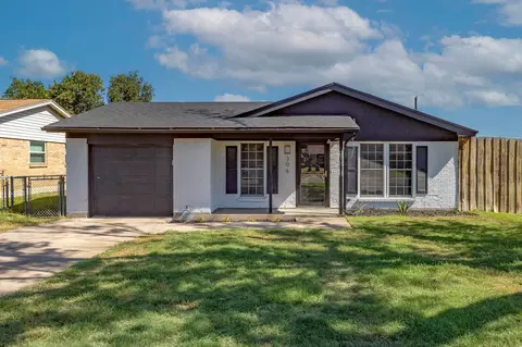 306 Arthur Dr, Kennedale, TX 76060