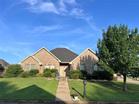1045 Braydan Dr, Reno, TX 75462