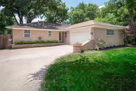 2822 W Colorado Blvd, Dallas, TX 75211