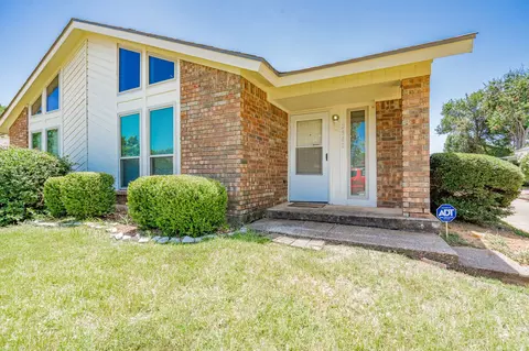 2540 Indigo Ln, Arlington, TX 76015