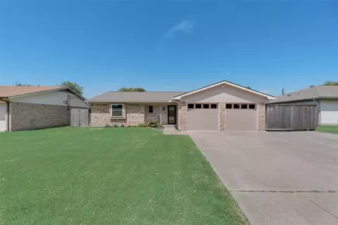 5625 Cork Ln, North Richland Hills, TX 76180