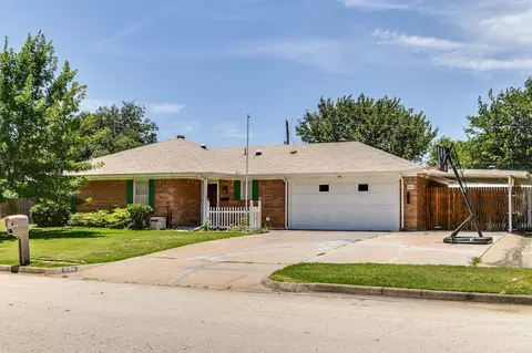 500 Parkridge Blvd, Burleson, TX 76028