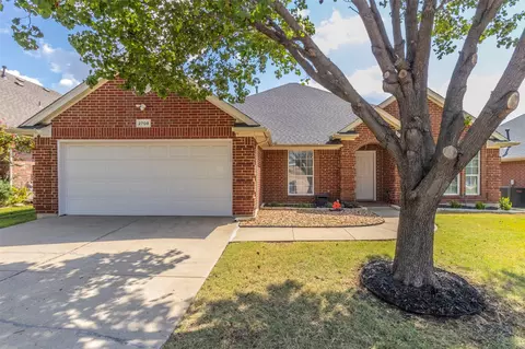 2708 Gray Rock Dr, Fort Worth, TX 76131