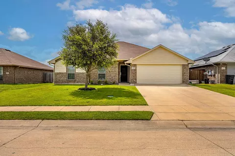 1822 Ridgecrest Dr, Terrell, TX 75160
