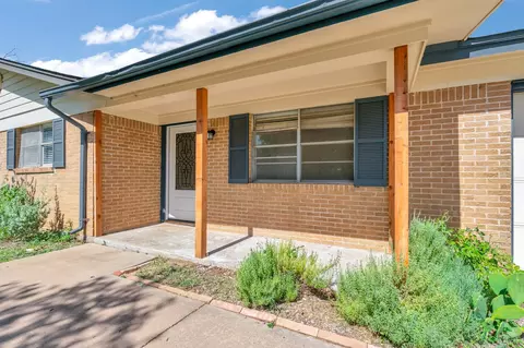 1714 Guadalupe St, Coleman, TX 76834
