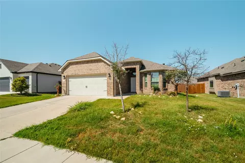 708 Buffalo Creek Dr, Cleburne, TX 76033