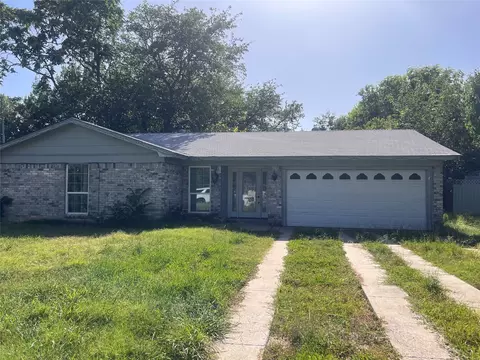 1136 Bryant St, Benbrook, TX 76126
