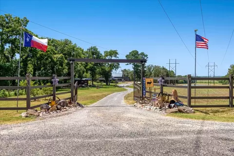 1487 Fleming Rd, Bells, TX 75414