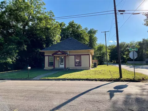 1502 S Walnut St, Sherman, TX 75090