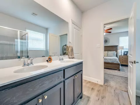 Bath - 2908 Open Range Dr, Celina, TX 75009 photo 2 of 7
