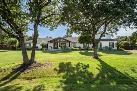 908 Hillside Dr, Copper Canyon, TX 75077