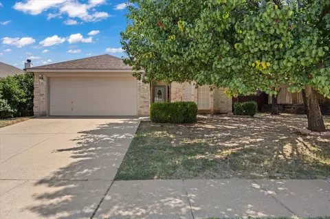 201 Sardius Blvd, Granbury, TX 76049