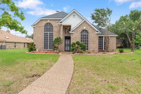 2202 Moss Trl, Garland, TX 75044