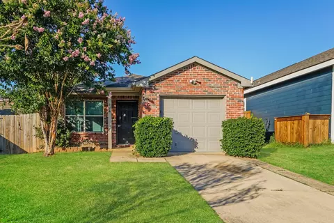 724 River Hill Ln, Fort Worth, TX 76114