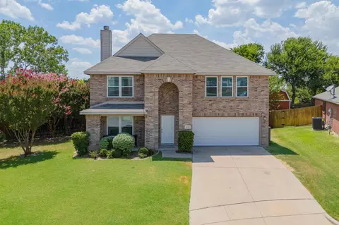 212 Sunset Oaks Dr, Fort Worth, TX 76112