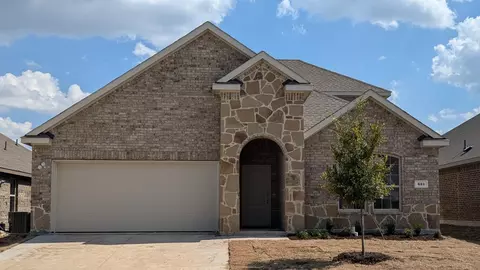 631 Carters Grove Dr, Fate, TX 75189