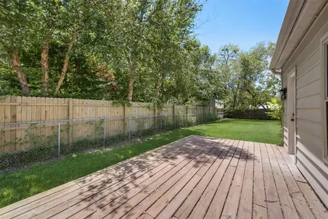 Exterior - 819 Griffith Ave, Terrell, TX 75160 photo 5 of 9
