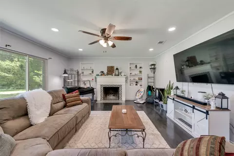 Living - 819 Griffith Ave, Terrell, TX 75160 photo 2 of 2
