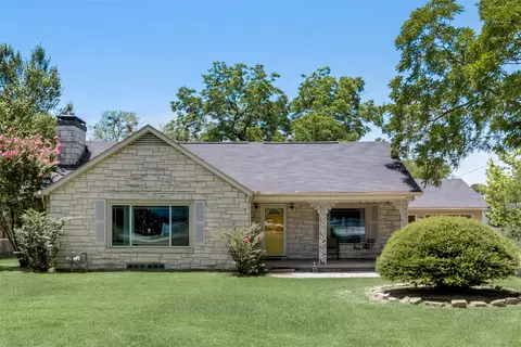 Exterior - 819 Griffith Ave, Terrell, TX 75160 photo 2 of 9