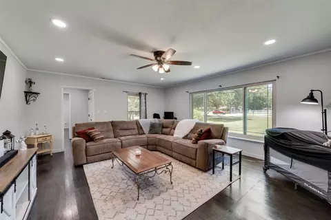 Living - 819 Griffith Ave, Terrell, TX 75160 photo 1 of 2