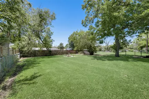 Exterior - 819 Griffith Ave, Terrell, TX 75160 photo 9 of 9