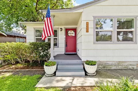 4929 Locke Ave, Fort Worth, TX 76107