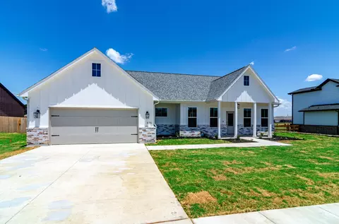 616 W Gould St, Pilot Point, TX 76258