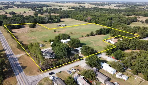 401 N Davis St, Chico, TX 76431