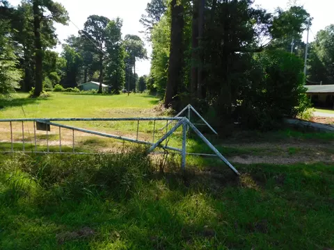 606 Spring Branch Rd, Springhill, LA 71075 photo 6