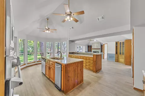 1525 Rocky Creek Cir, Cedar Hill, TX 75104