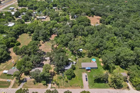 8409 City Lake Rd, Kemp, TX 75143