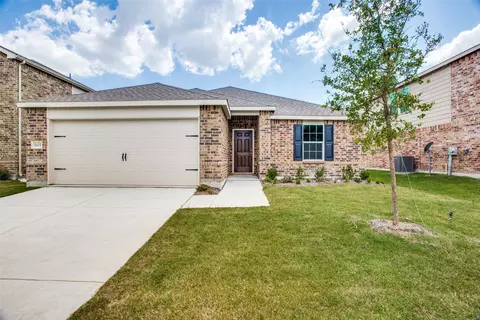 1615 Luckenbach Dr, Forney, TX 75126